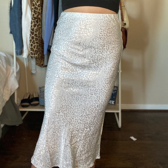 White leopard forever 21 midi skirt - Picture 2 of 4